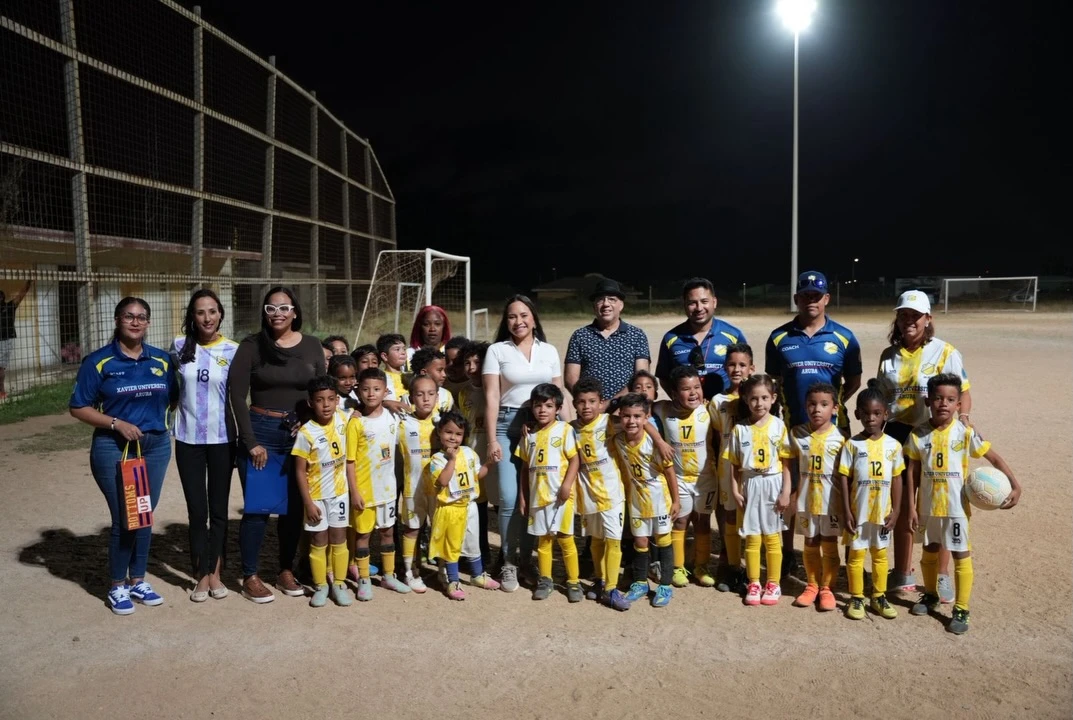 Minister Gerlien Croes: Veld di S.V. San Luis Deportivo ta ricibi su luznan LED, y e club ta celebrando 60 aña di existencia