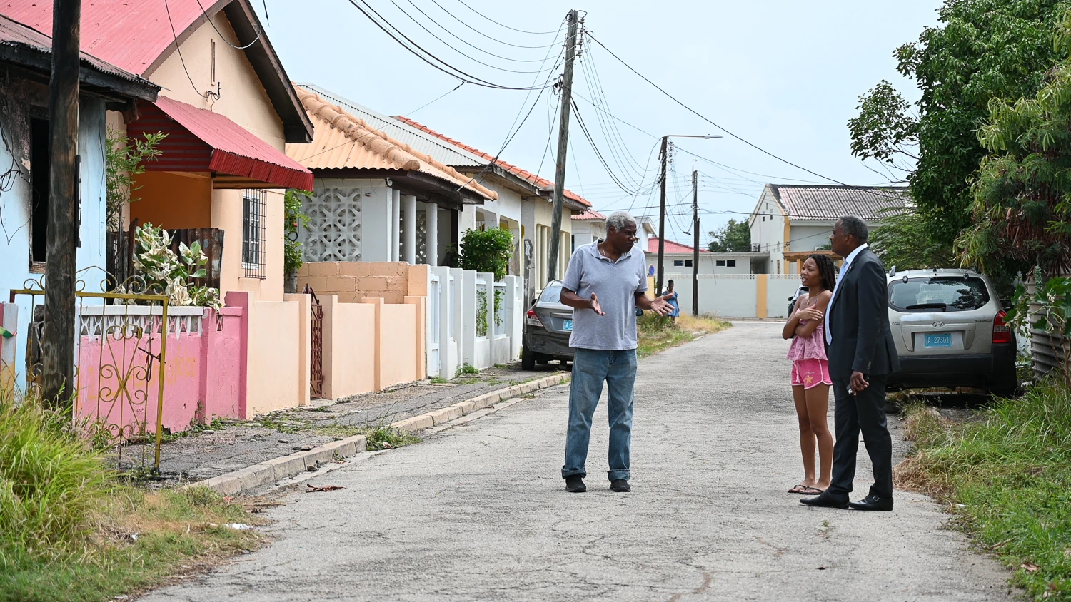 Minister Dowers a tende preocupacionnan di habitantenan na Prinsenstraat y vecindario