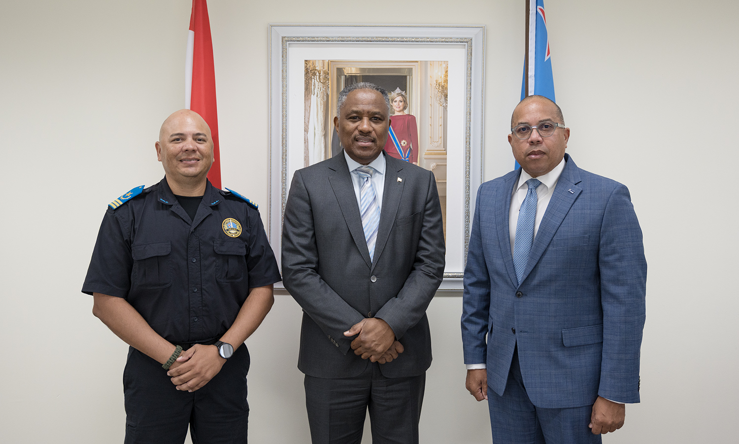 Minister Dowers a ricibi bishita di introduccion di Hoofd Bewaking y Beveiliging na CEA