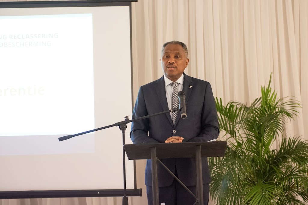 Minister di Husticia tin preocupacion cu presencia di mucha chikito y baby na parada di carnaval