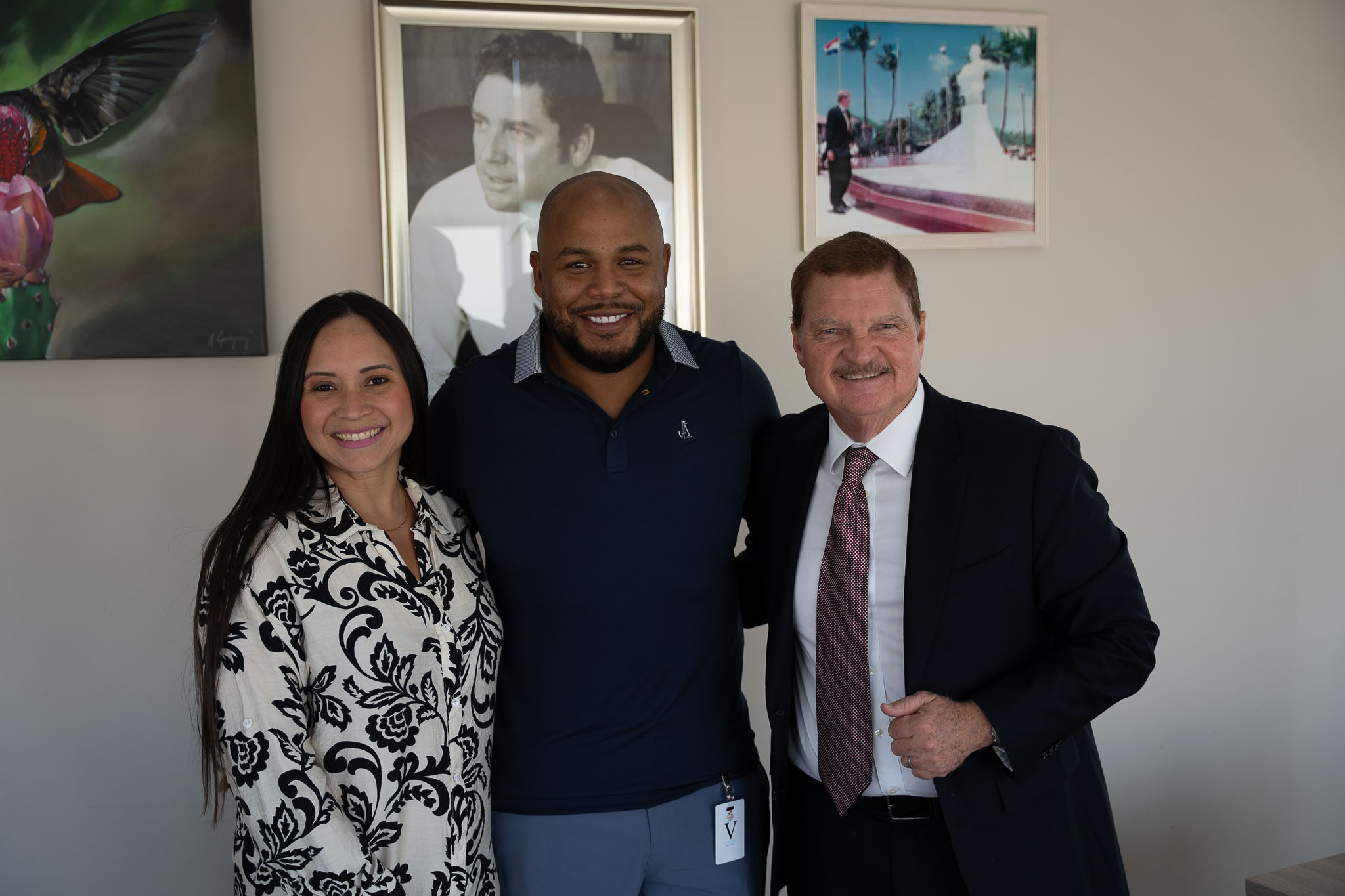 Minister Gerlien Croes: deporte como caminda pa futuro di nos hobennan, Hall of Famer Andruw Jones di bishita na Aruba