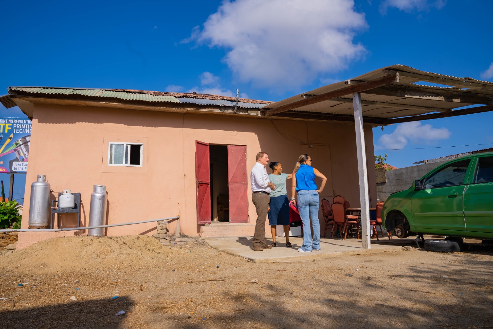 Agradecimento pa Accion di Bario: “E cinco shen florin ta un gran alivio