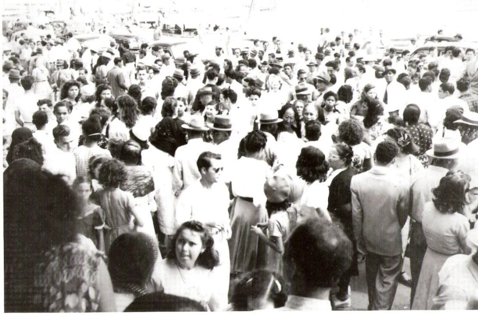 Na honor di e 2147 firmantenan di nos historia