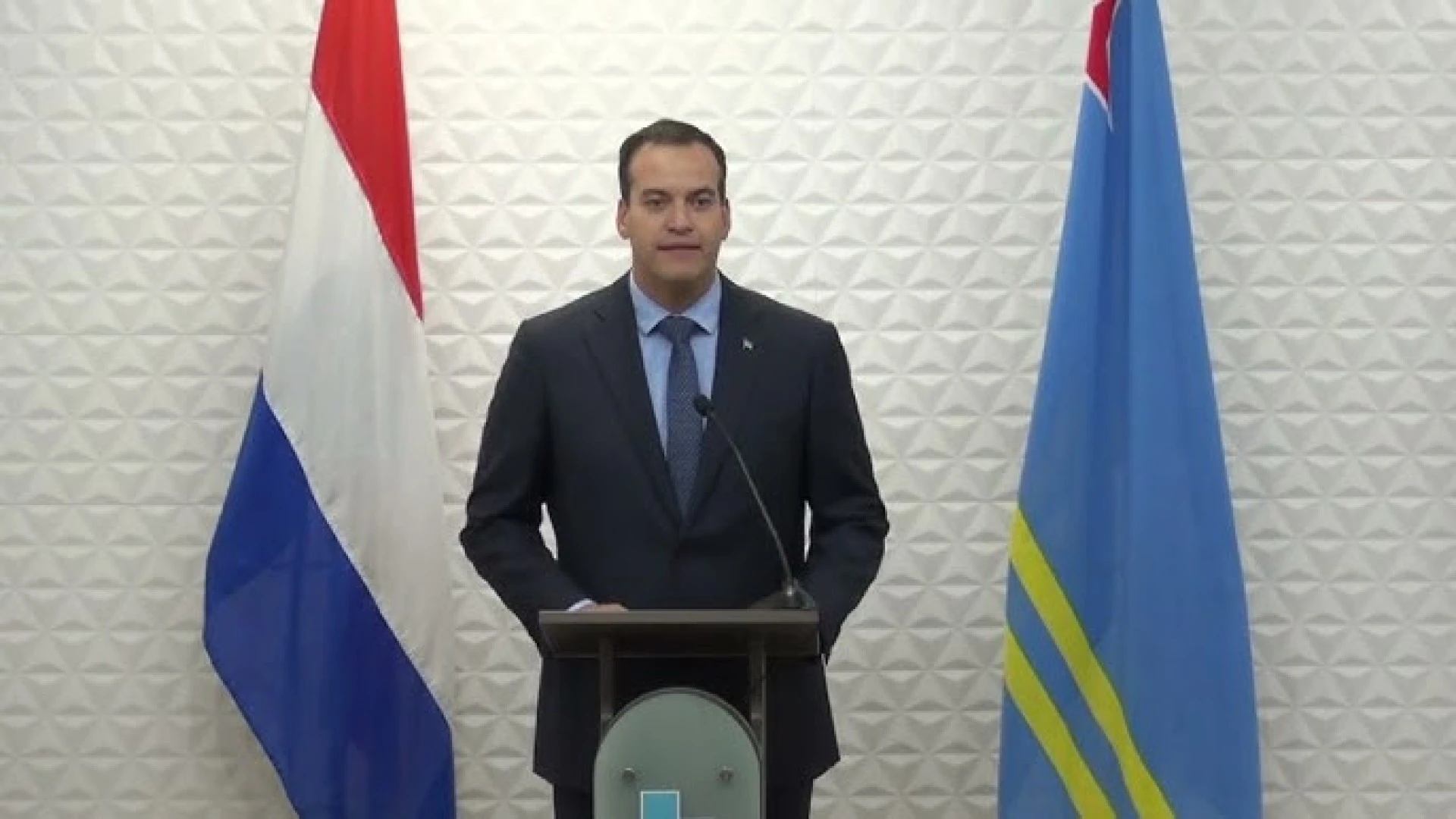 Minister Geoffrey Wever ta anuncia destaho publico pa desaroyo di FinTech pa Aruba