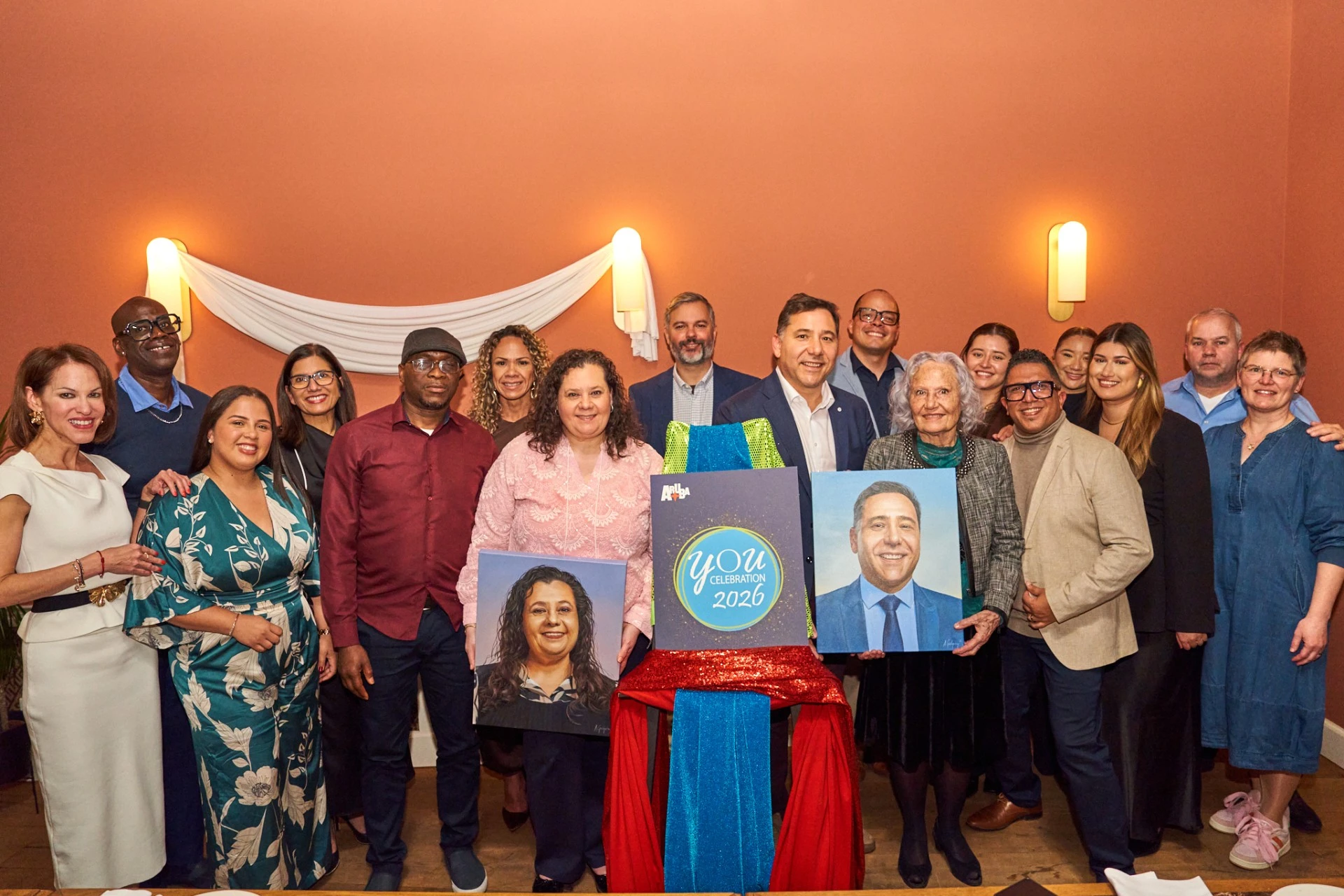 YOU Anniversary: Aruba Tourism Authority a celebra aniversario di dos miembro di ekipo na Europa