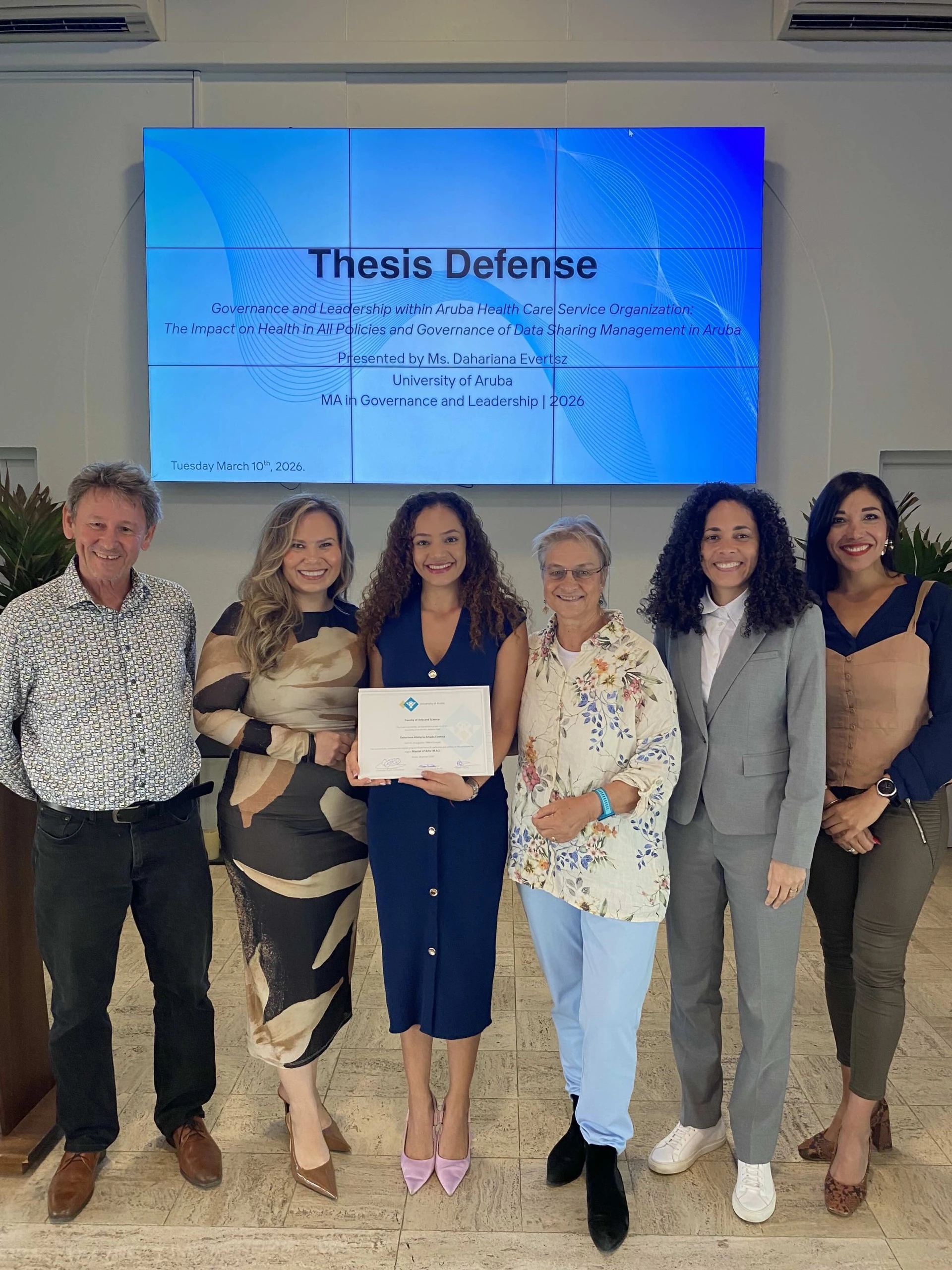 Dahariana Evertsz a gradua como Master den Governance and Leadership