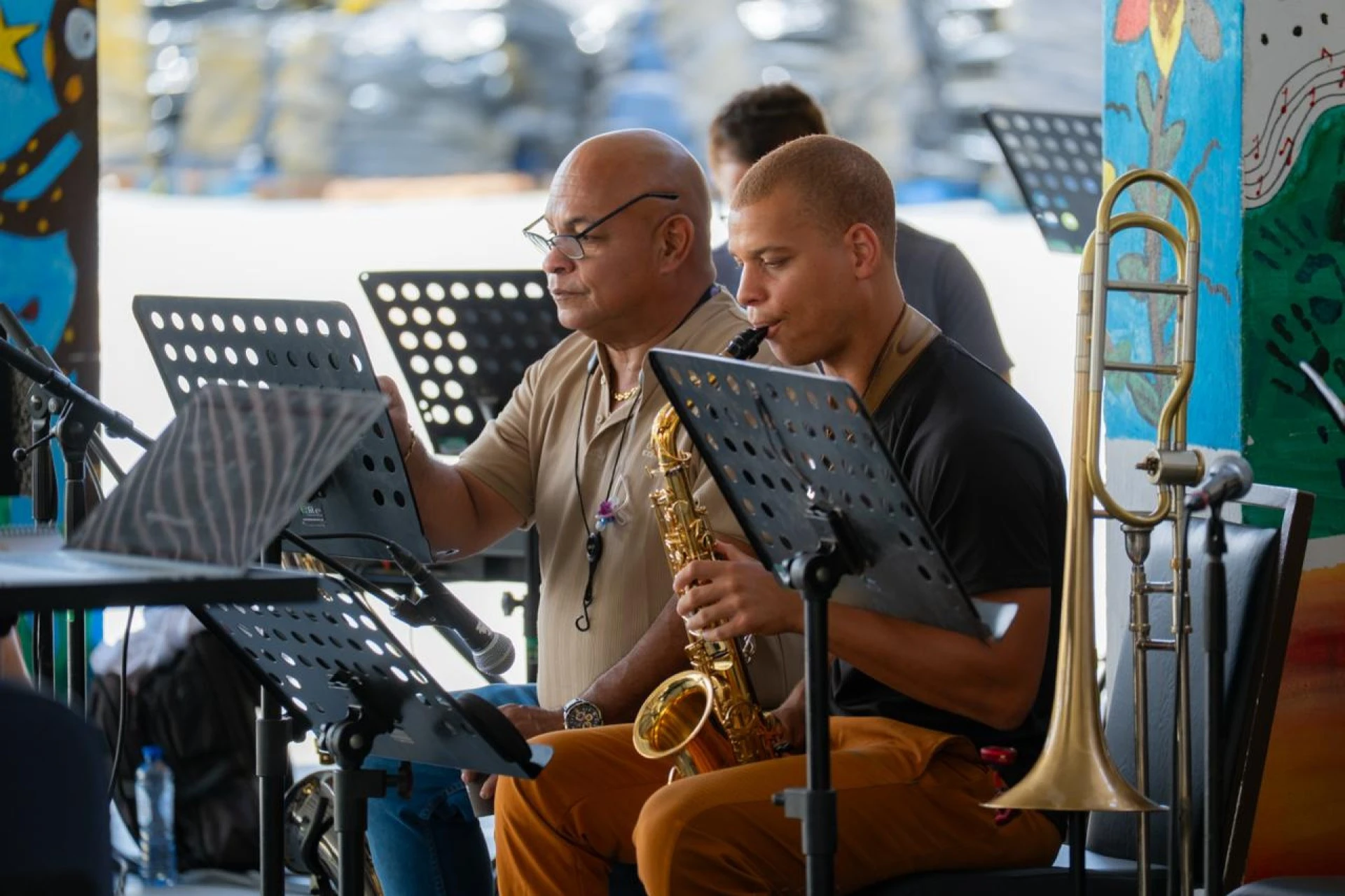 Orkesta Nacional bou direccion di Frankil Granadillo cla pa resona den gran forma nos Himno Nacional