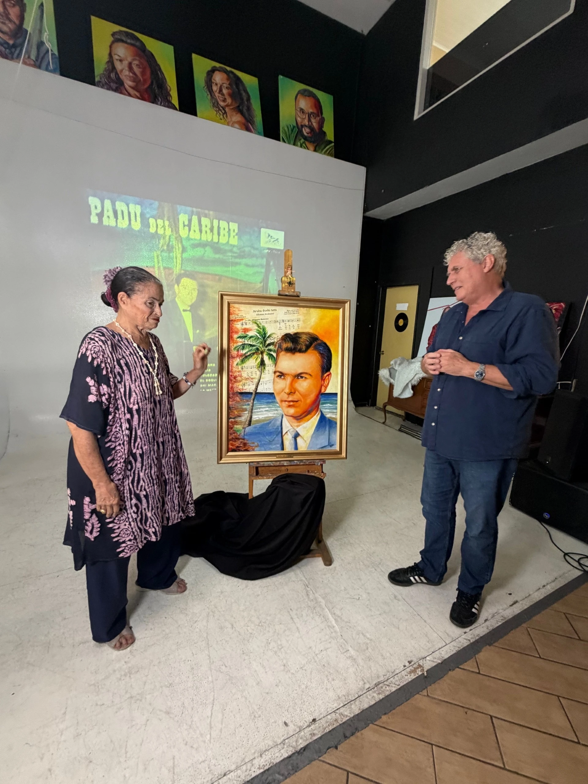 Reveal Padu del Caribe painting