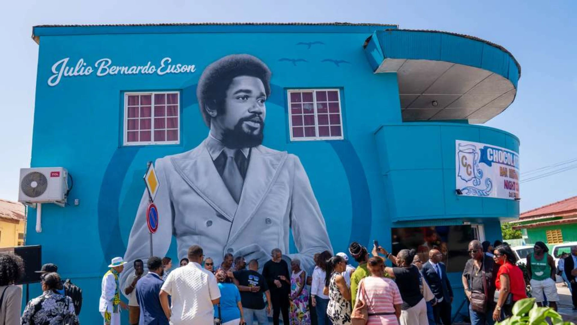 Un bos cu a duna speransa: Homenahe na Julio Euson cu mural special