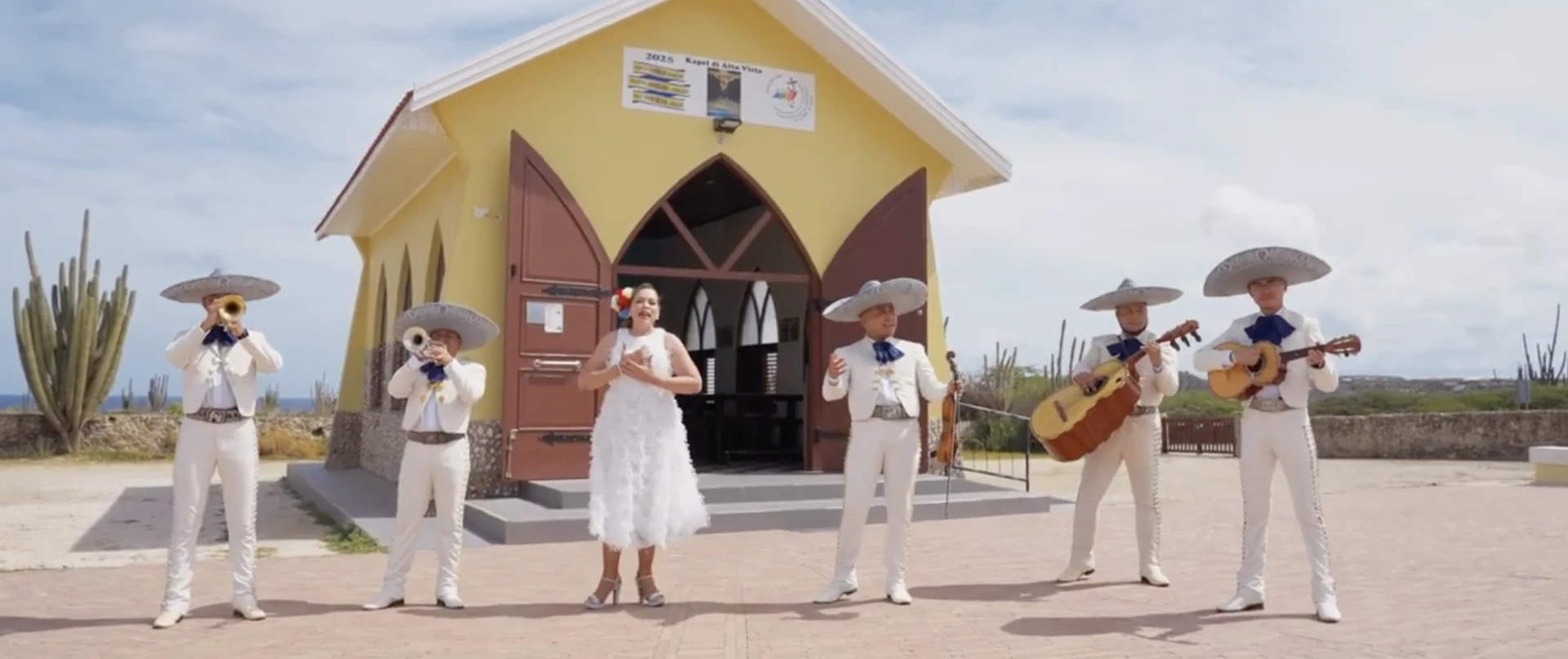 Sandra Croes cu Mariachi Mexicano ta presenta un cover Abo So di Padu Del Caribe