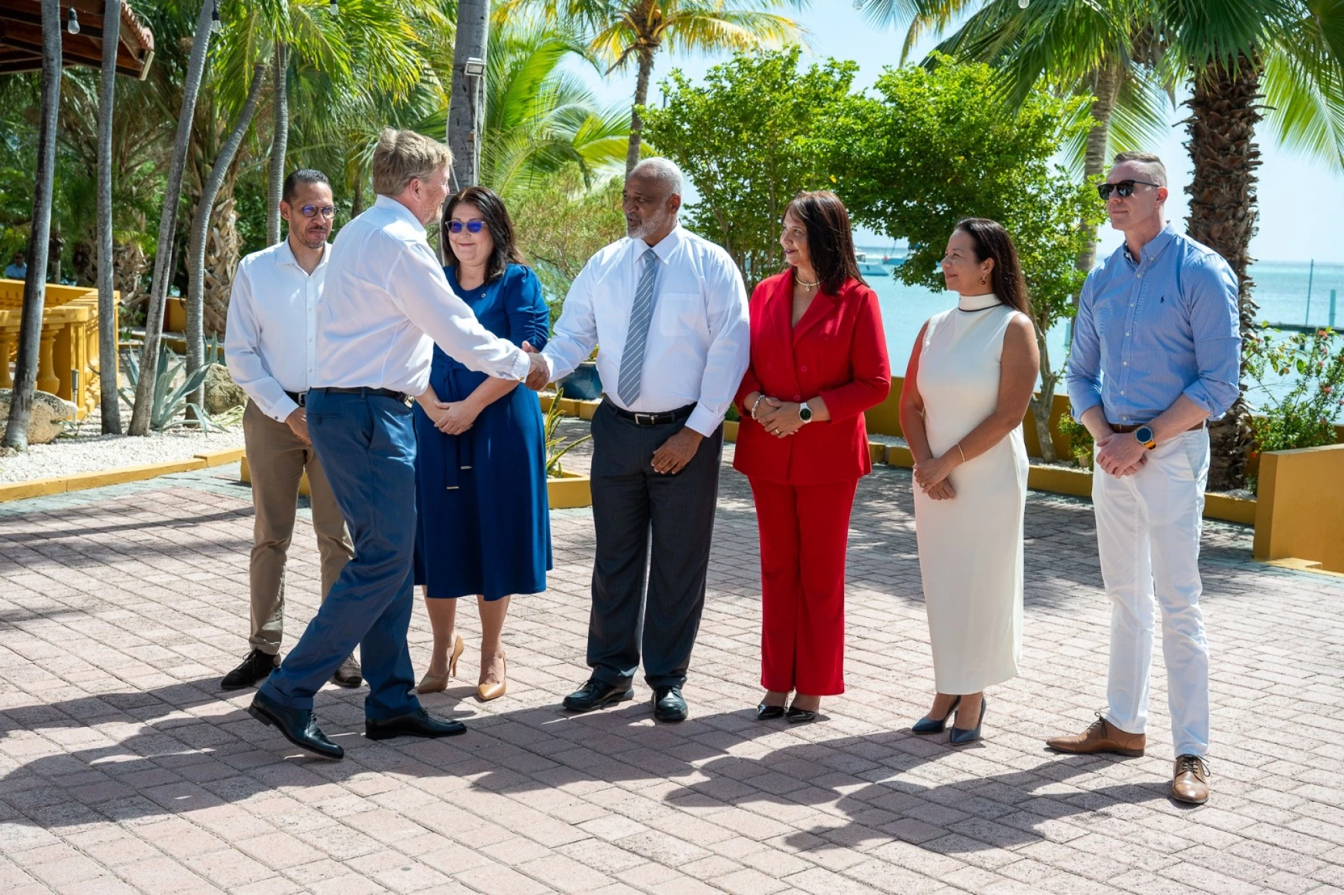 Durante bishita di Su Mahestad Rey Willem-Alexander tabatin dialogo tematico riba turismo y migracion