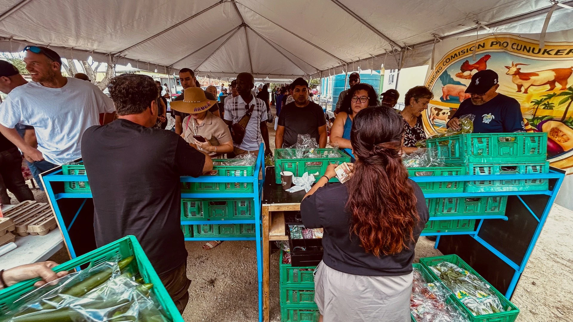 Minister Geoffrey Wever: Ta felicita Santa Rosa, Comision Pro Cunukeronan Arubiano y tur​​ stakeholders cu un mercado exitoso y ta invita pueblo pa bishita e proximo mercado 21 maart