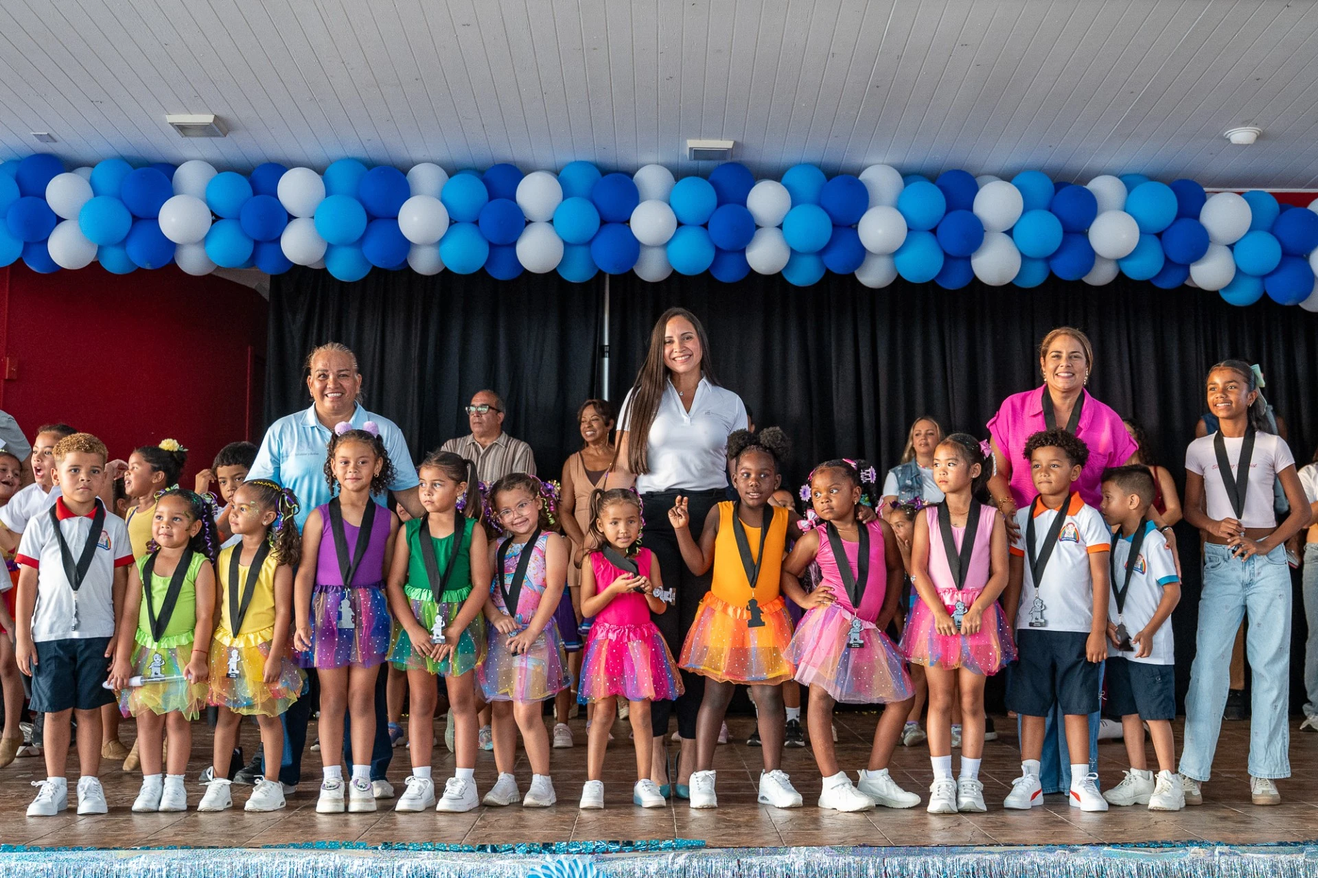 Aruba ta reina: un victoria absoluto den e Weganan Interinsular 2026