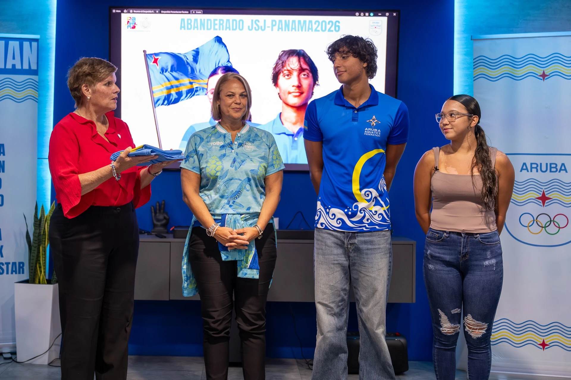 Xia Rodriguez y Ocean van Loon ta e atletanan abanderado pa Panama2026