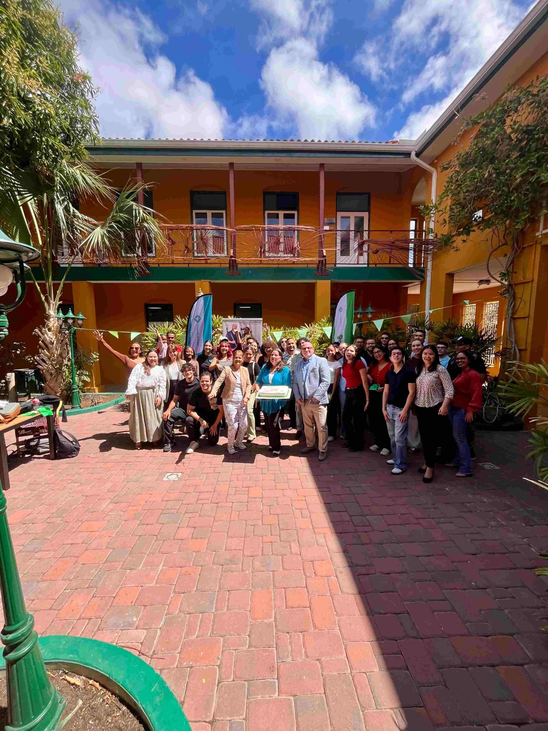 FHTMS di University of Aruba ta logra mantene e re-acreditacion prestigioso di ACPHA cu exito