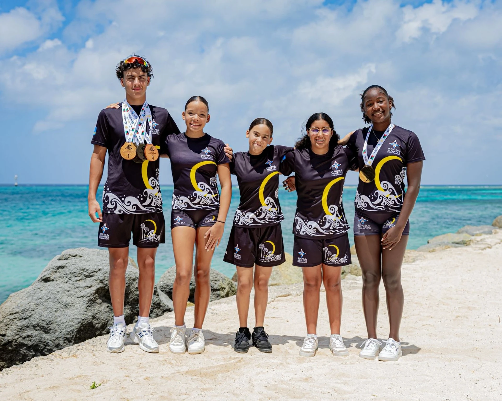 Stingray Swimming Team ta mustra excelencia na CARIFTA 2026