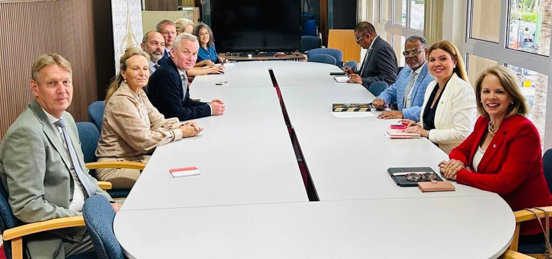 HOFA no ta di acuerdo cu loke nos a acorda na 2024, y HOFA no ta bon pa aruba