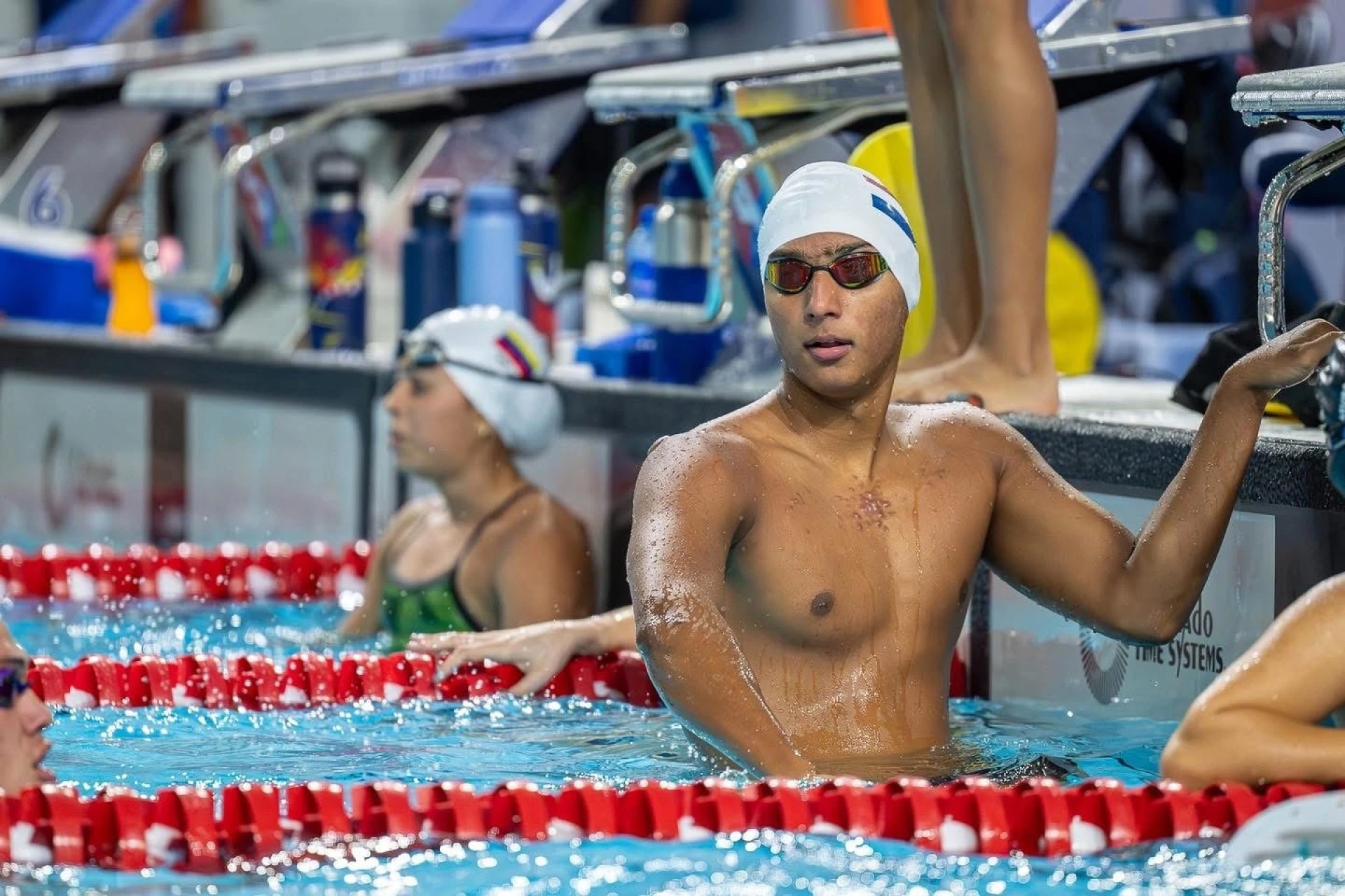 Stingray Swimming Team ta orguyoso di su atleta Ocean van Loon cu ta representando Aruba na e prestigioso IV Weganan Suramericano di Hubentud 2026
