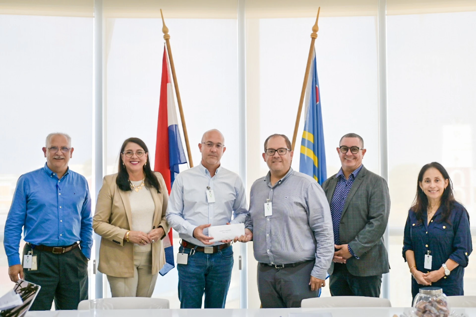 Ministerio di Salubridad ta realisa traspaso oficial di HOH como fase final di renobacion y expansion