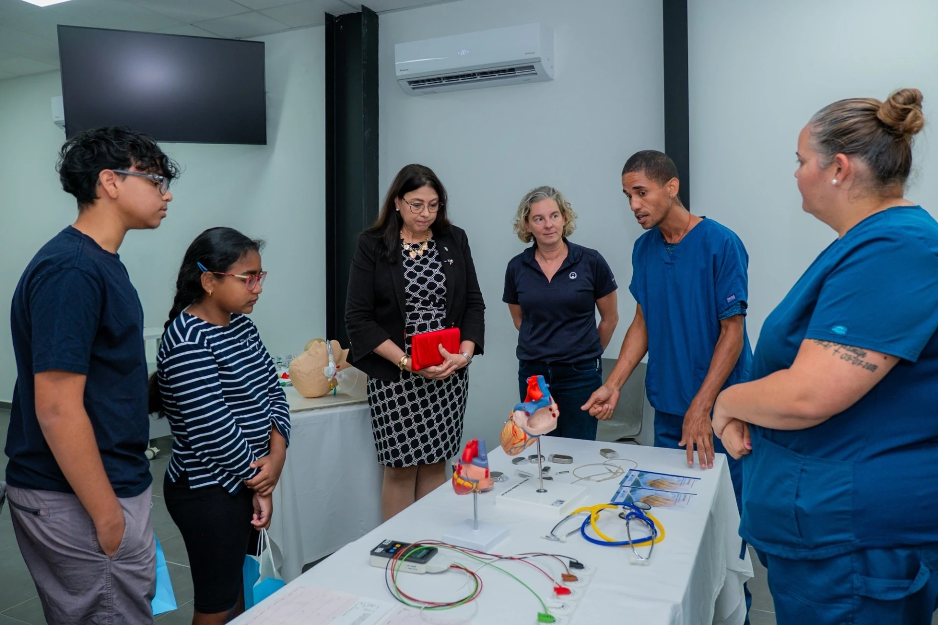 Minister Wyatt-Ras: Desaroyo di talento ta clave pa un sistema di cuido medico fuerte