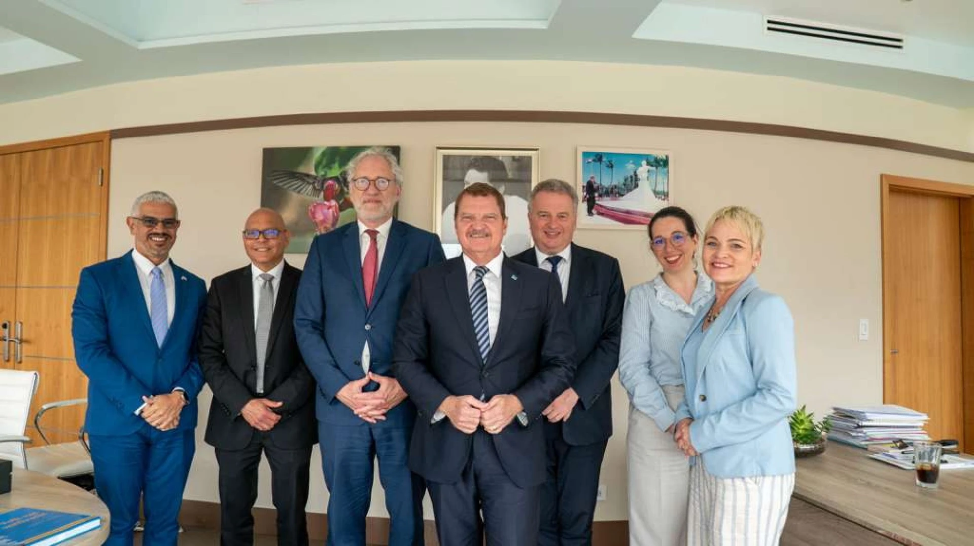 Prome Minister a destaca progreso institucional y cooperacion dentro di Reino durante encuentro cu Thom de Graaf Vicepresidente di Raad van State