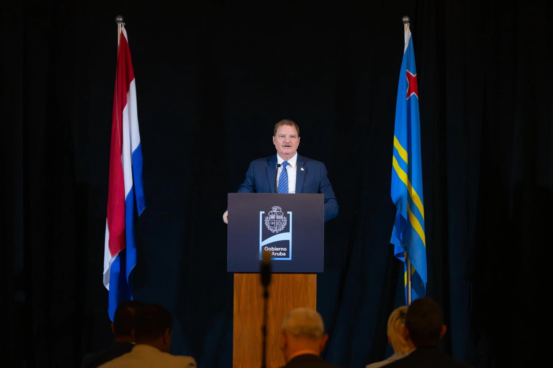 Aruba lo mira cooperacion regional y dentro di Reino Hulandes como tambe diplomacia internacional