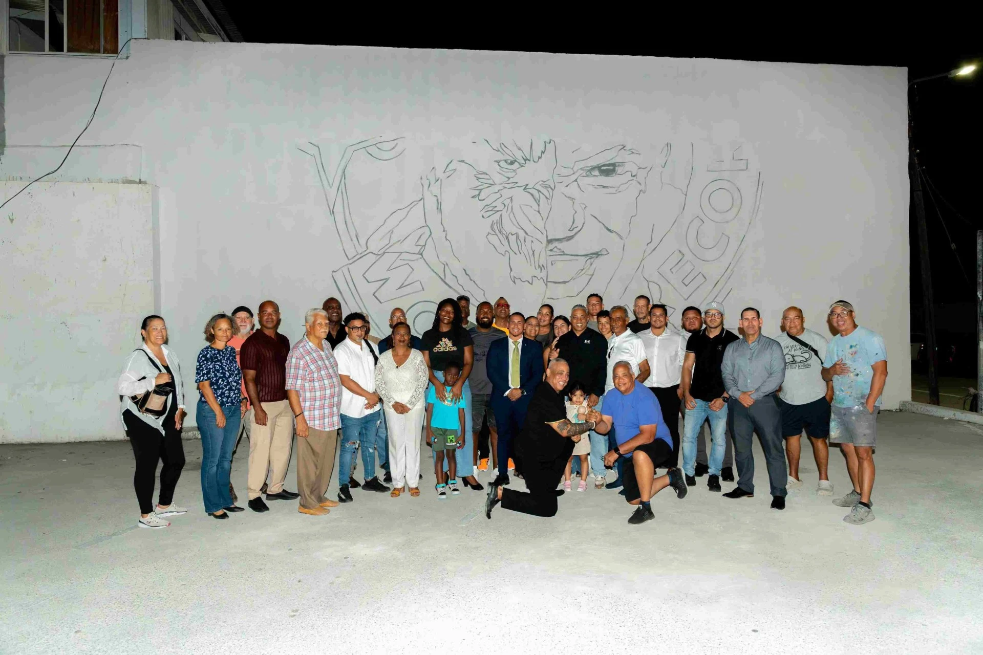 Inicio di mural dedica na Egmond Molina: un momento special pa  San Nicolas