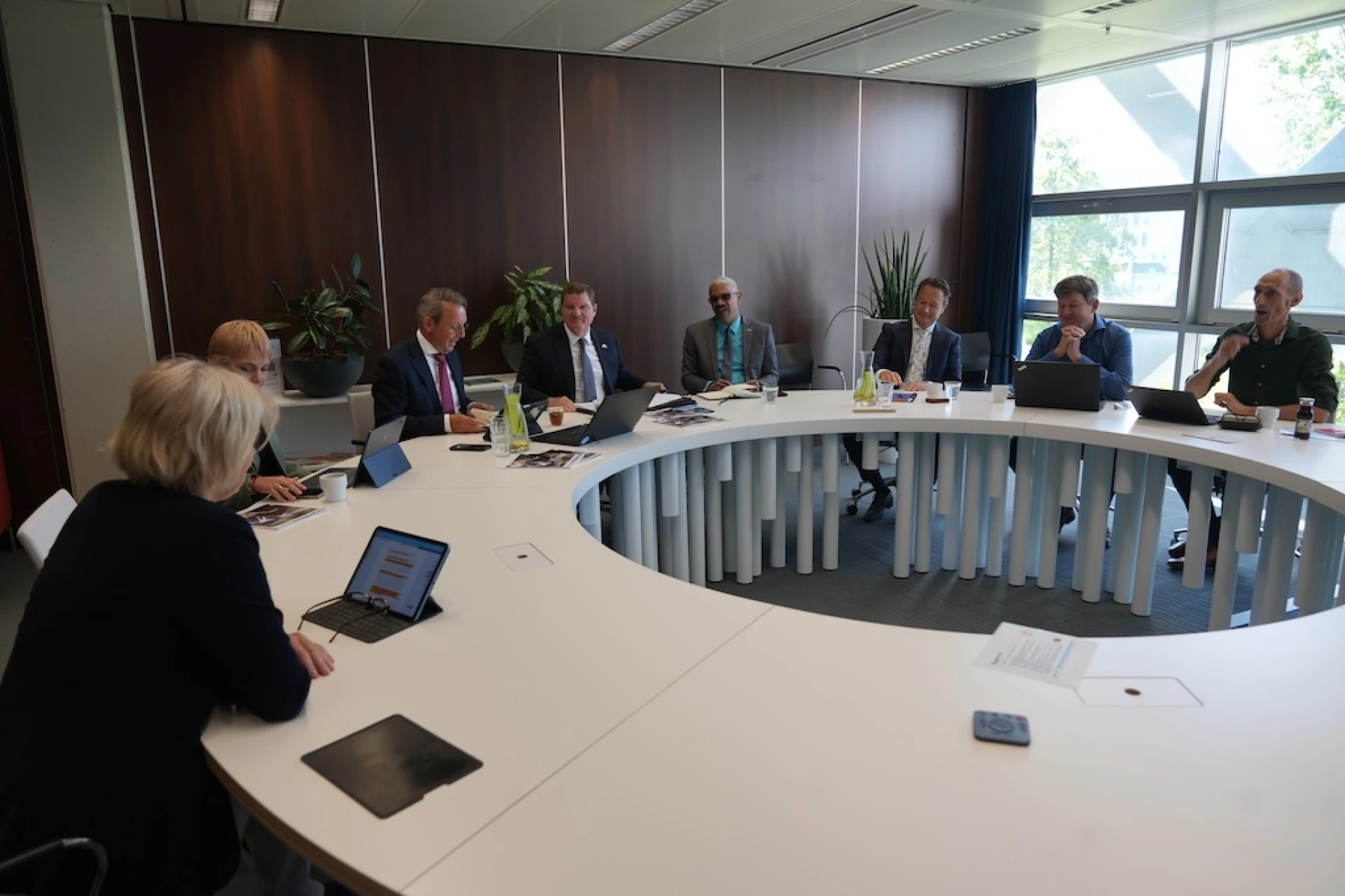 Na Wageningen Prome Minister Mike Eman ta enfatisa balor di crea un economia di conocemento y proteccion di naturalesa pa futuro di Aruba
