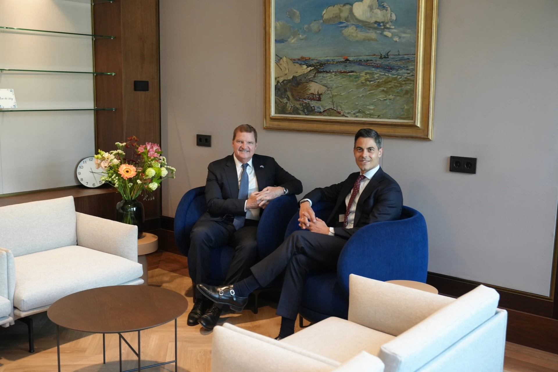 Prome Minister Mike Eman: Stabilidad y progreso comun central den dialogo entre Aruba y Hulanda