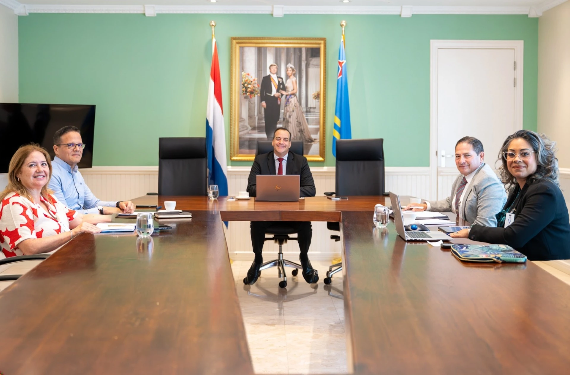 Minister Geoffrey Wever: maneho financiero y economico ta bai hunto